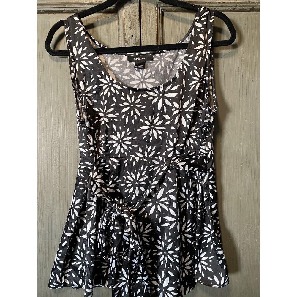 Style & Co Black White Flower Peplum Tank Top Womens Size 10